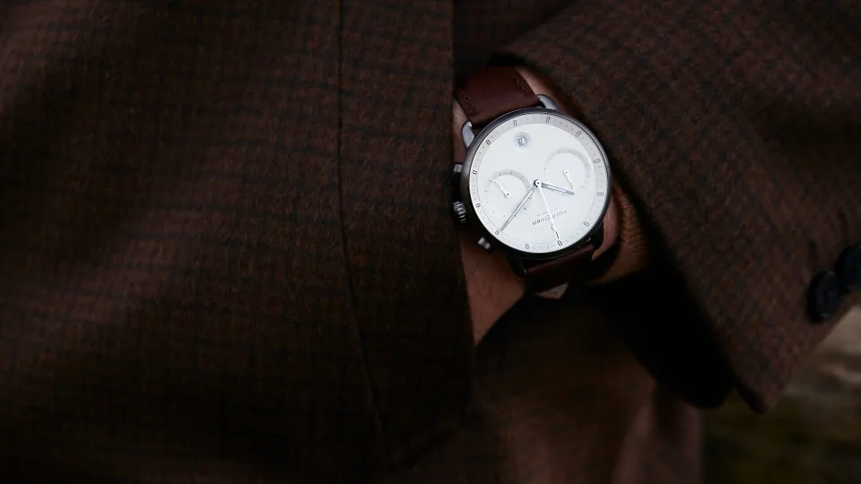 Išmanusis ar tradicinis laikrodis? Atskleidžiama, kodėl tradiciniai laikrodžiai niekada neišeis iš mados