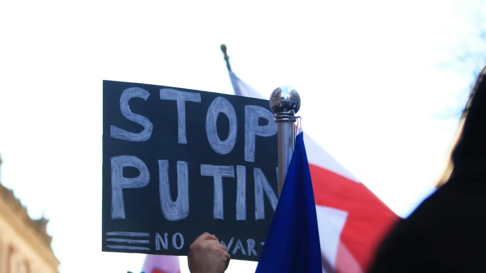 Ar NATO galėjo sustabdyti karą Ukrainoje? Ekspertai įvardijo sprendimus, kurie atrodo kaip lemtingos klaidos