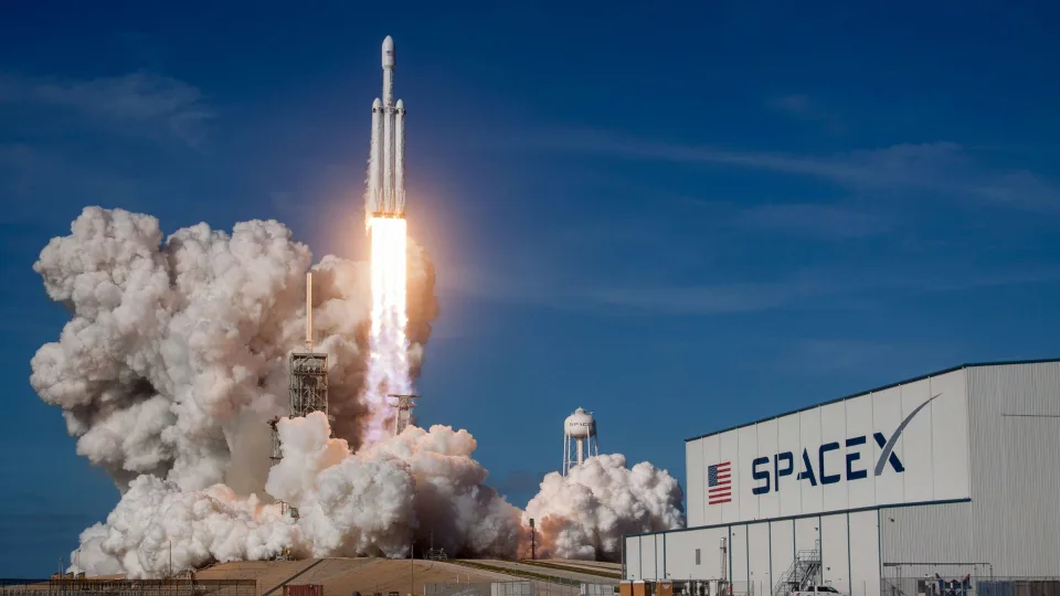 Floridos rojus prieš „SpaceX“ ambicijas: raketų startai grasina turizmui, žvejybai ir net gyventojų miegui