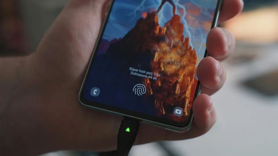 Išmanusis telefonas išsikrauna greičiau norėtųsi? Išbandykite šias paprastas gudrybes, turėtų padėti