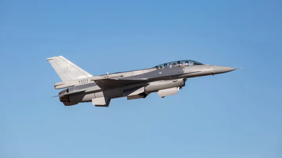 Ukrainiečiai patyrė rimtų nuostolių: skelbiama apie brangius praradimus, pasakė, kas nutiko pilotui
