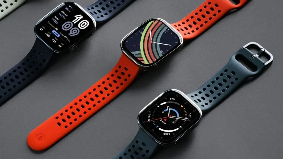 „Amazfit“ pristatė naująjį „BIP 6“ modelio išmanųjį laikrodį su ryškiu ekranu ir ilgai veikiančia baterija