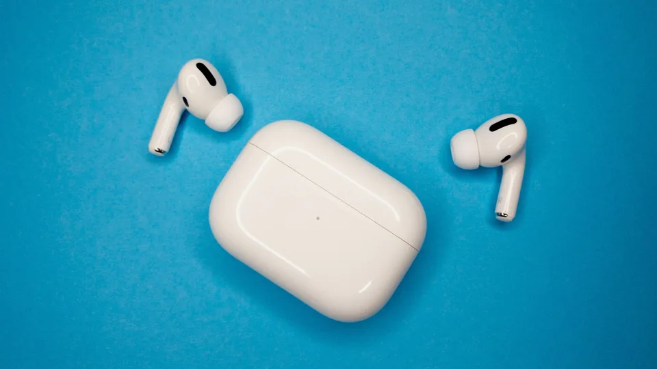 Belaidžių ausinukų populiarumas ir toliau auga: rekordiniai rezultatai, viršūnėje ir toliau išlieka „Apple“