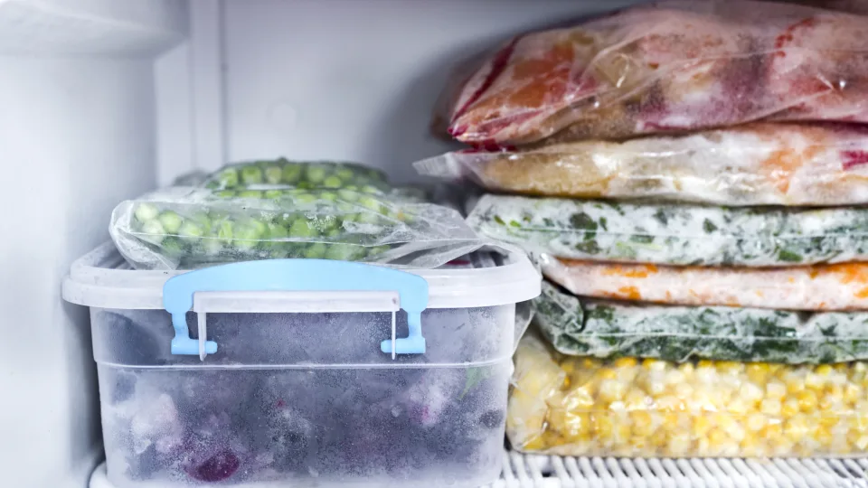 Ekspertai įspėja: šių produktų pakartotinis šaldymas yra tiesus kelias į apsinuodijimą