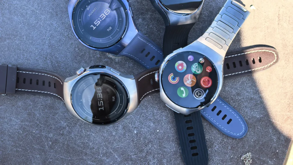 „Huawei Watch 5“ išmanusis laikrodis stebina ne tik naujausiomis technologijomis, bet ir baterijos veikimu
