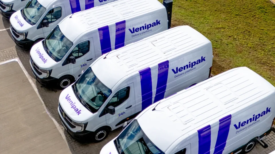 „Venipak“ renkasi mažesnės taršos sprendimus: kaip nauji sprendimai keičia logistiką ir padeda taupyti