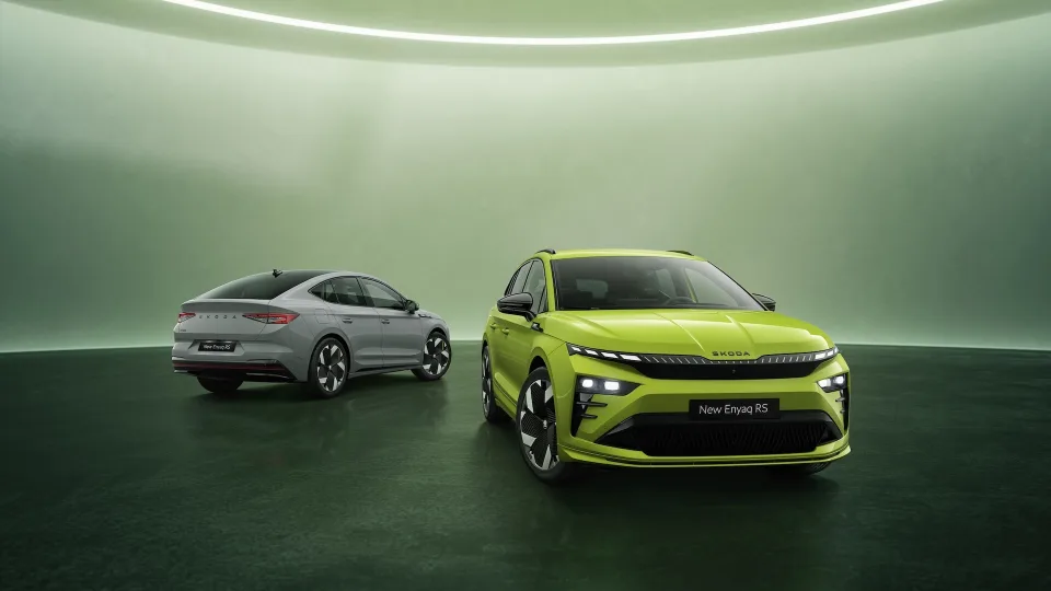 „Škoda Enyaq“ modelių šeimą papildė sportiškosios RS versijos, išsiskiria įspūdingomis dinaminėmis savybėmis