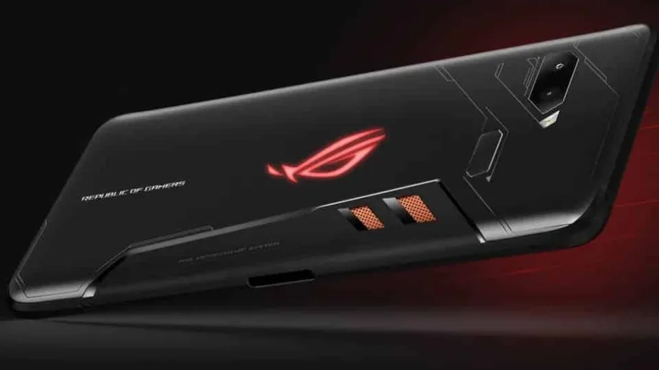 Galingiausias telefonas pasaulyje – pristatytas naujasis „Asus“ flagmanas žaidimų mėgėjams