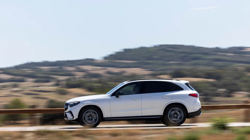 Automobilių tvarumas be kompromisų: šiuolaikiniai hibridai užgožia net legendinius dyzelinius