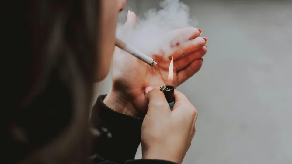 Dėl tabako kasdien pasaulyje užgęsta daugiau nei 20 tūkst. gyvybių: pasakė, kas svarbiausia norint mesti