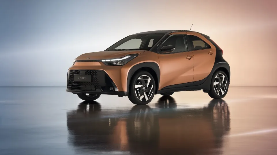 „Toyota“ pristatė naująjį „Aygo X Hybrid“ automobilį, kuris netrukus bus parduodamas ir Lietuvoje