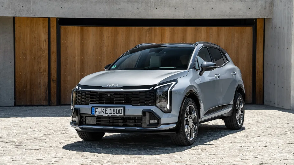 „Kia“ atnaujino vieną populiariausių savo modelių: pademonstruotas naujasis „Sportage“ krosoveris