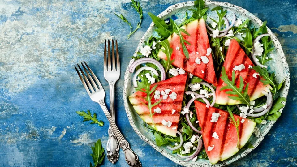 Grilintas arbūzas verčia pamiršti mėsą: šis triukas keičia požiūrį į vasaros patiekalus, pabandykite patys