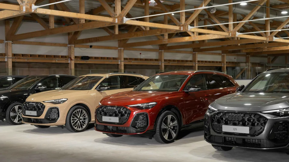 Lietuvoje prieinamas naujasis „Audi Q5“: trečios kartos modeliai pakėlė kartelę į naują lygį, aiški ir kaina