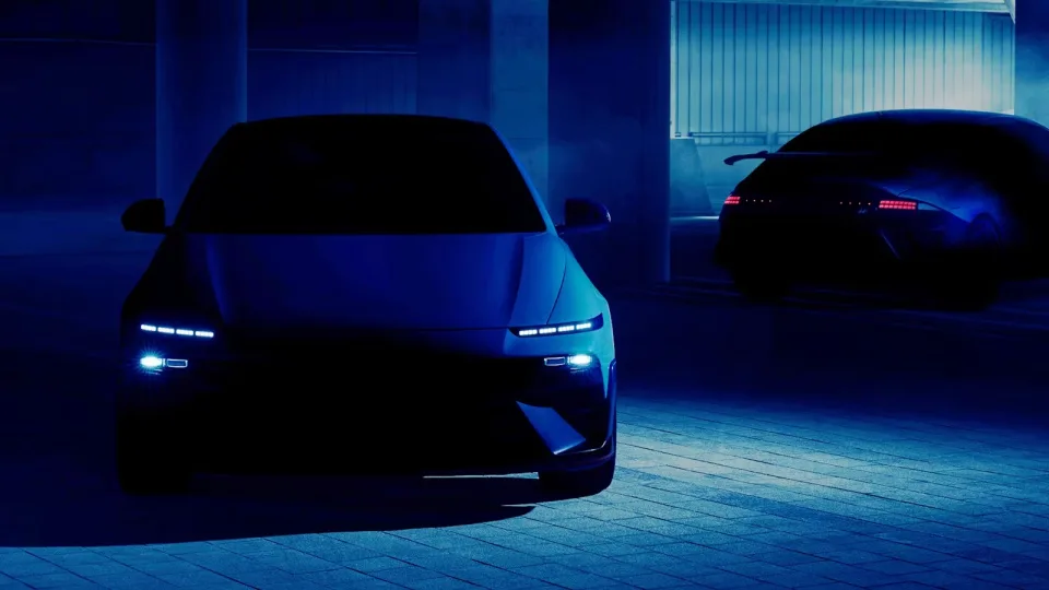 Netrukus sulauksime „Hyundai Ioniq 6 N“ elektromobilio: gamintojas paskelbė pirmąsias šio šedevro nuotraukas