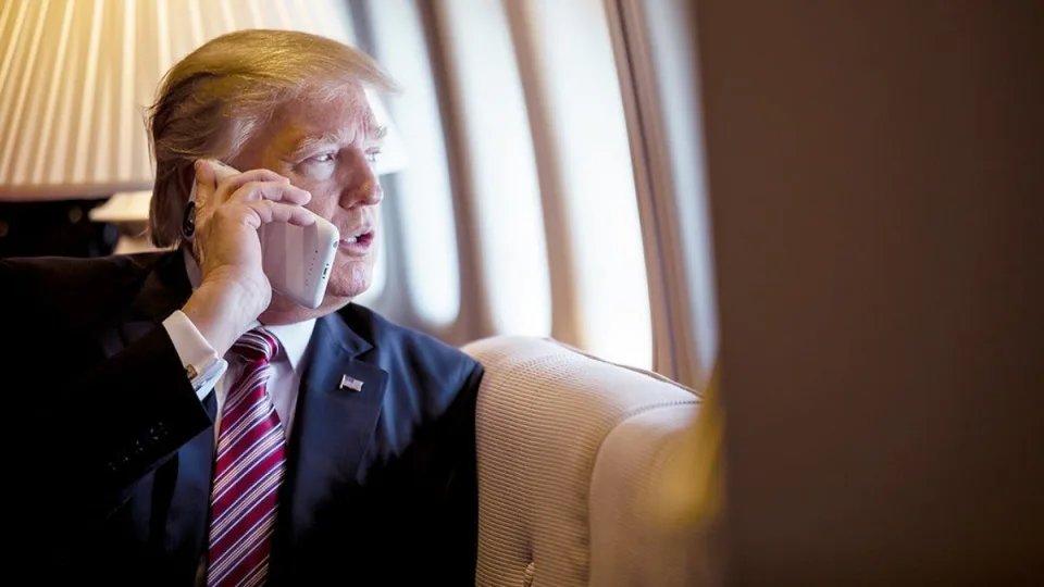 D.Trumpas viešai smogė Rusijos prezidentui: Ukraina ginklus gaus, bet Europa už viską susimokės