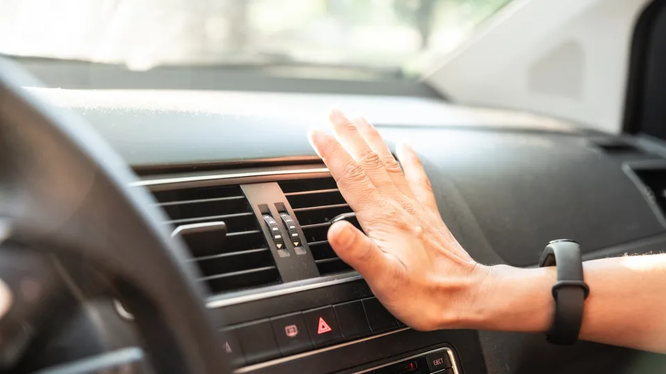 Pamirštas automobilio mygtukas, kuris žiemą gali išgelbėti gyvybę, daugelis jį ignoruoja iki nelaimės