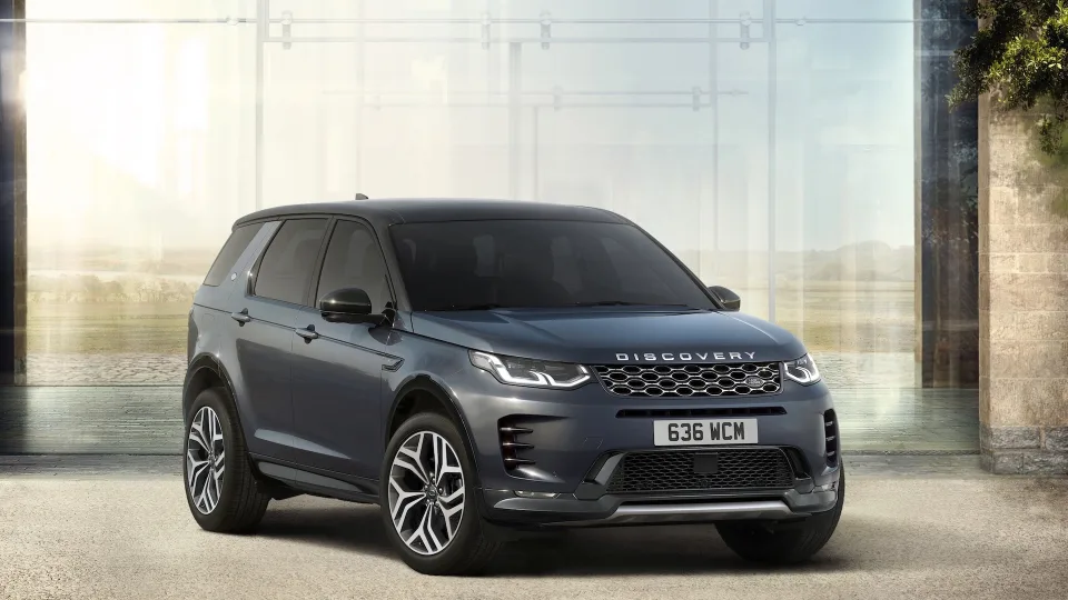 Gamintojas pristatė naujas „Discovery Sport“ versijas: kompaktiškam visureigiui suteikta daugiau patrauklumo
