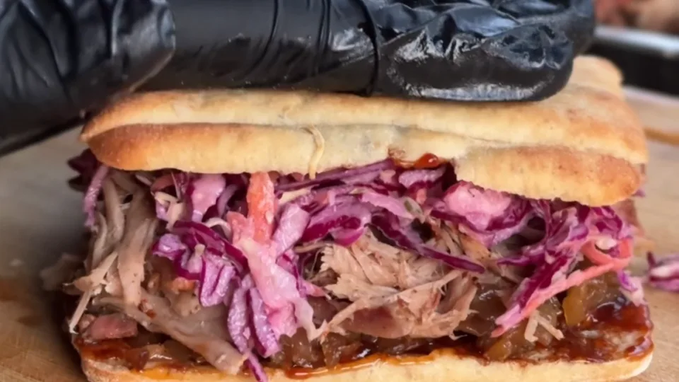 Skoniu stulbinantys kiaulienos sprandinės paruošimo būdai: pavyks net ir virtuvėms naujokams ir tiks Joninėms