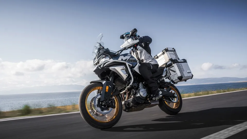 Mokate už motociklą ar tik už prekinį ženklą? Lietuvio tūkstančių kilometrų testas paneigė visus mitus