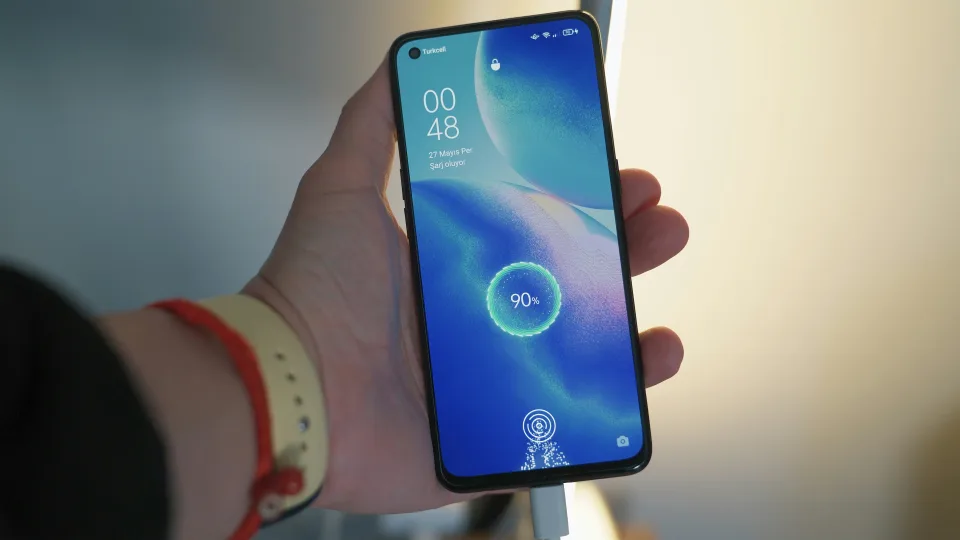 Greitasis įkrovimas yra patogu, bet ar nekenkia išmaniajam telefonui? Ekspertai pasakė, kas yra svarbiausia