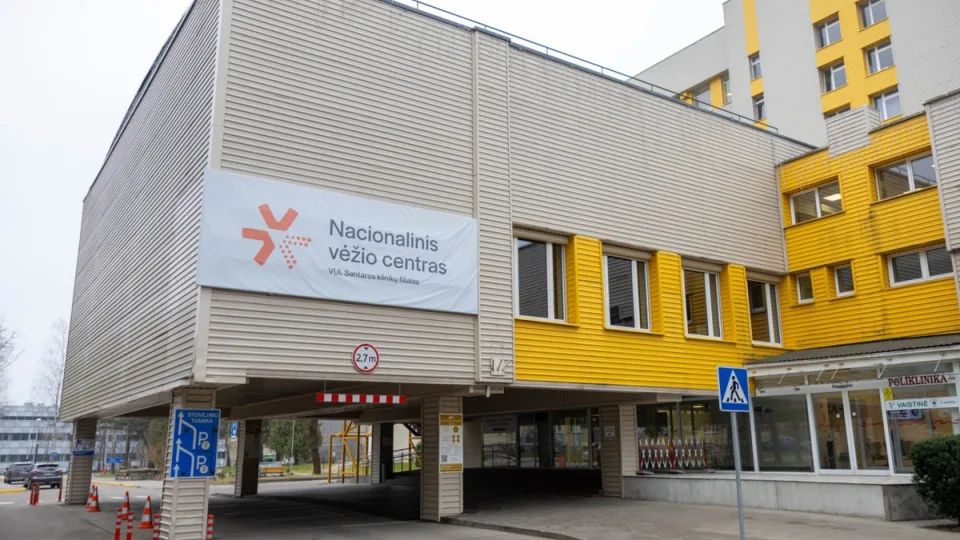 Gąsdinanti akimirka paskaitos metu: studentui diagnozuotas vėžys, viskas prasidėjo nuo mazgo