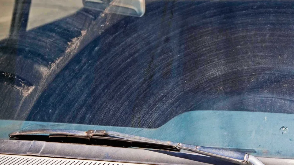 Ar tavo langų valytuvai tinka žiemai? Daug kas to netikrina, kol nepatenka į pavojingą situaciją