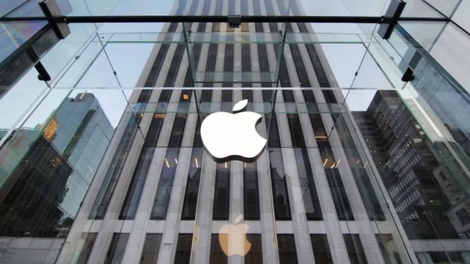 „Apple“ telefonų naudotojai gali nusivilti: dėl Europos Sąjungos reikalavimų gali nesulaukti kai kurių naujovių
