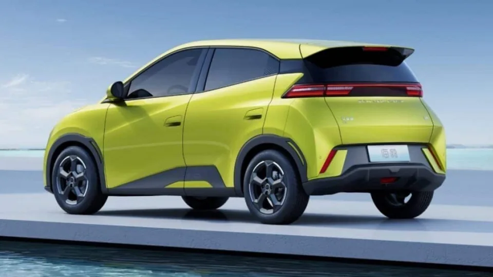 BYD mažylis fiksuoja stulbinančius rezultatus, perkopė milijono parduotų modelių ribą