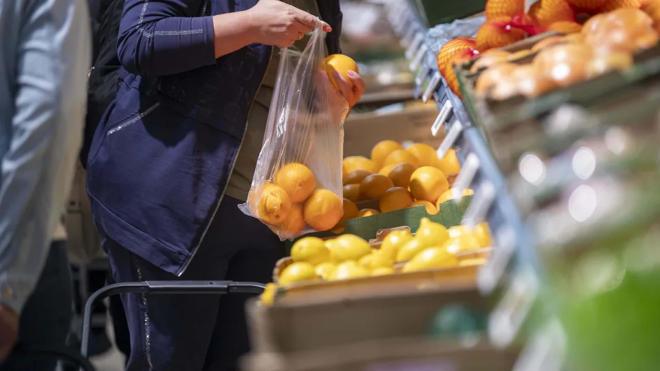 Naudinga ir gamtai, ir piniginei: 3 žingsniai, kaip sumažinti maisto švaistymą namuose