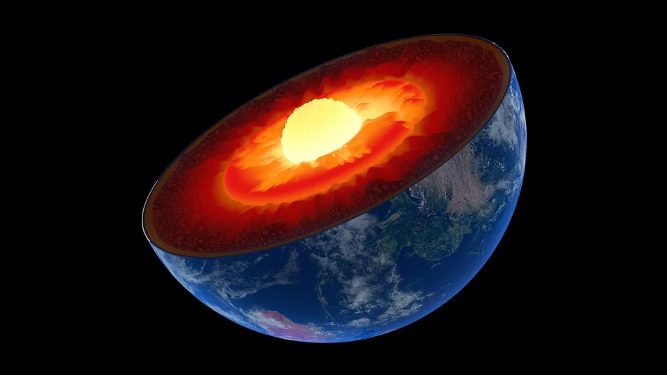 Paprasčiausias Žemės mineralas gali slėpti vandenyno dydžio paslaptį planetos gelmėse