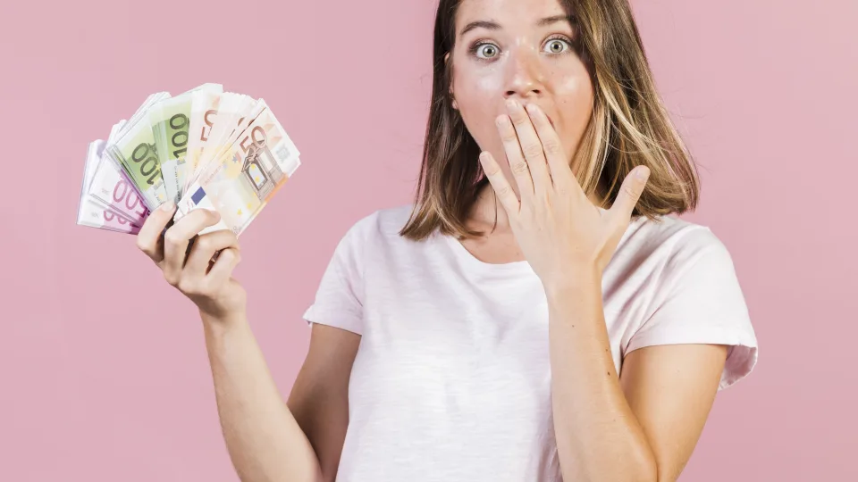 Vis dar slepiate pinigus po čiužiniu? Ši žinutė apie pinigus privers susimąstyti net didžiausius skeptikus