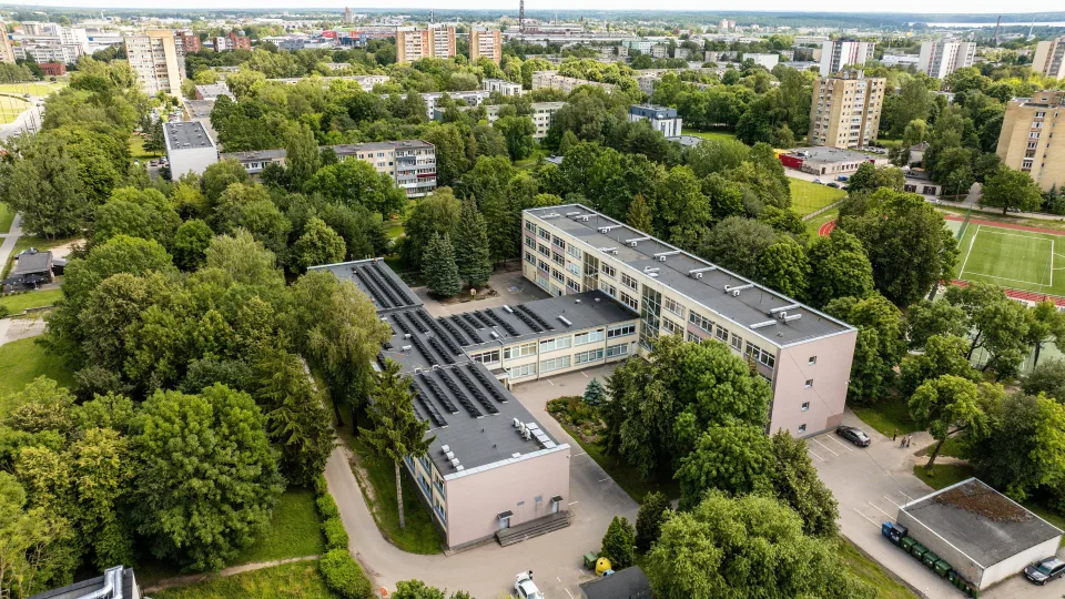 Kaunas gamins elektrą darželiuose ir mokyklose: miestas pagaliau rodo, kaip taupyti ir galvoti apie ateitį