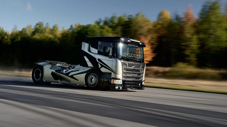 Kelių monstras atvyksta į Klaipėdoje įvyksiančią Jūros šventę: „Scania Chimera“ užgniauš kvapą net drąsiausiems