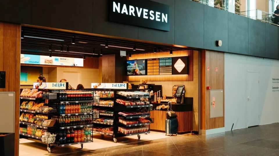 Lietuvos oro uostuose auga ir plečiasi „Narvesen“ parduotuvės, atskleidė ir ką dažniausiai perka lietuviai