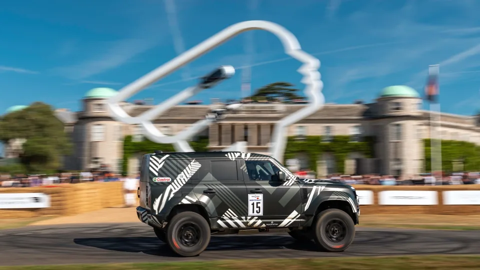 „Defender Rally“ ir „Castrol“ tampa oficialiais partneriais prieš Dakaro ralį ir Pasaulio ralio-reidų čempionatą