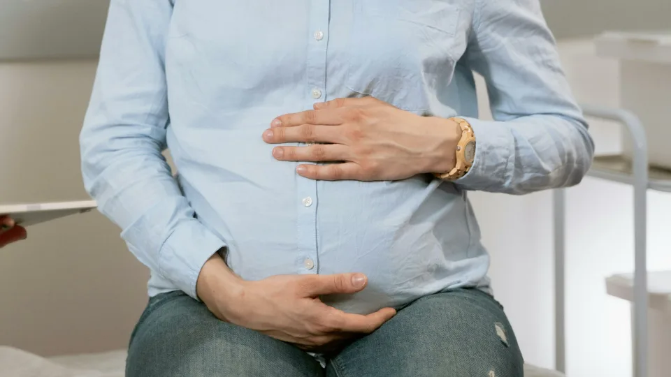 Būsimoms mamoms maisto papildų saujomis vartoti nebūtina: paaiškino, kas duoda daugiausiai naudos