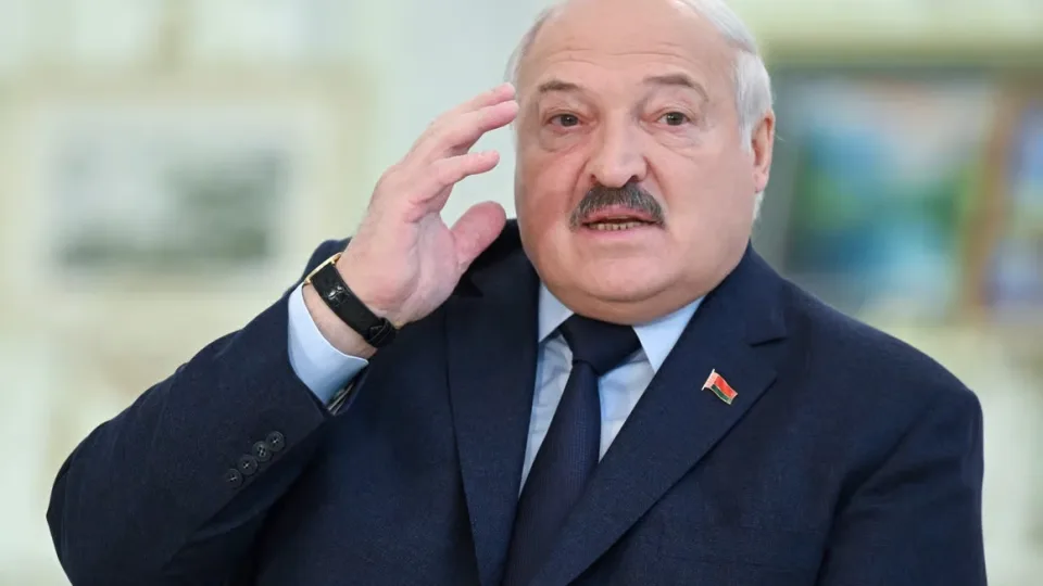 Baltarusiją purto dar viena krizė: parduotuvių lentynose tuštuma, Lukašenka jau ieško kaltų