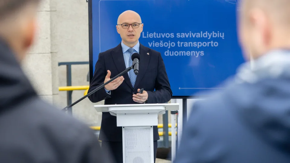 Atveria duomenis apie viešąjį transportą: kas perveža daugiausiai keleivių, kiek stotelių ir kur seniausi autobusai?