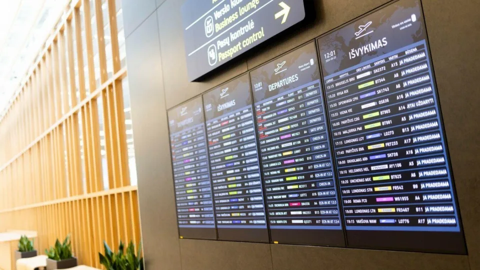 Ruošiatės kelionei lėktuvu? Įvardijo dalykus, kuriuos turėtų įvertinti kiekvienas besiruošiantis skrydžiui