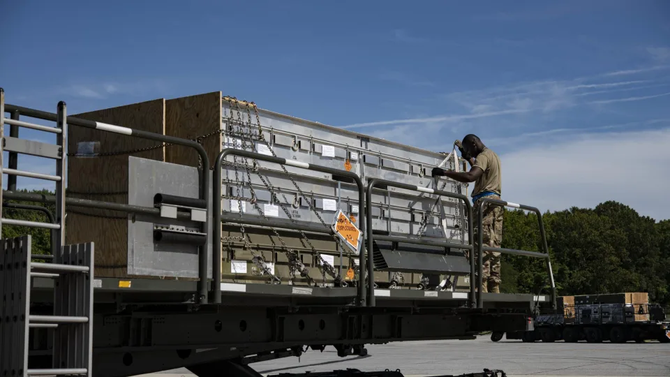 NATO ir JAV ruošią milijardinį paramos paketą Ukrainai: atskleidžiamas gudrus planas, kaip viską perduoti