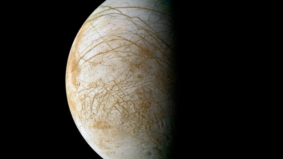 NASA tyrimas gali perrašyti istoriją: rado paslaptingą junginį Jupiterio palydove, kas slepiasi po storu ledu?
