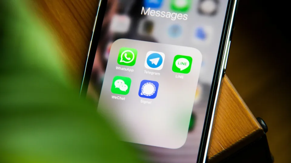 SMS žinutės niekur nedings: nuo pirmos „Merry Christmas“ dainos iki 100 mln. žinučių per 3 mėnesius