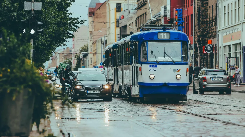 Estai laikosi taisyklių, lietuviai linkę improvizuoti: pasakė, ką verta žinoti prieš sėdant prie vairo
