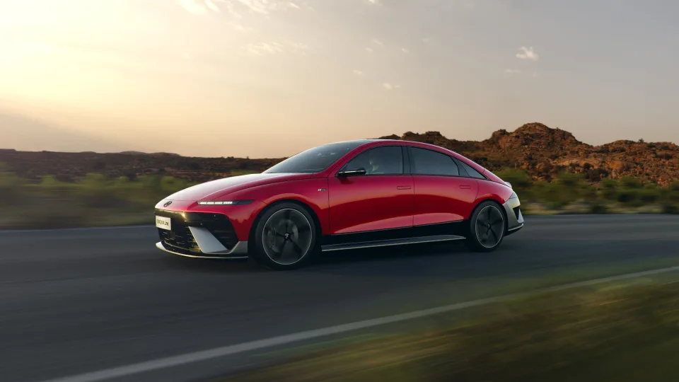 Elektromobilių mada įgauna pagreitį: elektrinis „Hyundai Ioniq 6 N Line“ žada daugiau stiliaus nei galios