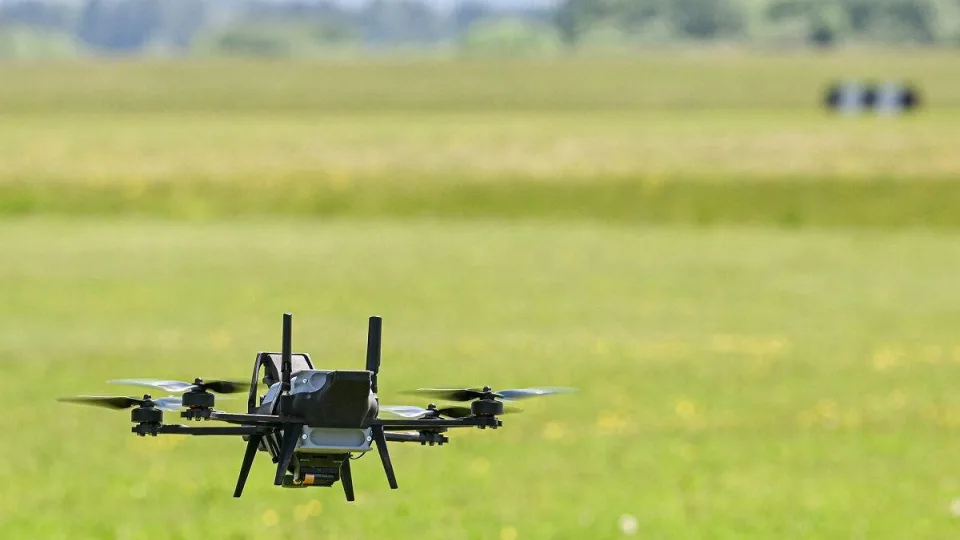 Lietuva pradeda masinį dronų mokymo projektą: iki 2028 metų reikiamus įgūdžius įgaus dešimtys tūkstančių