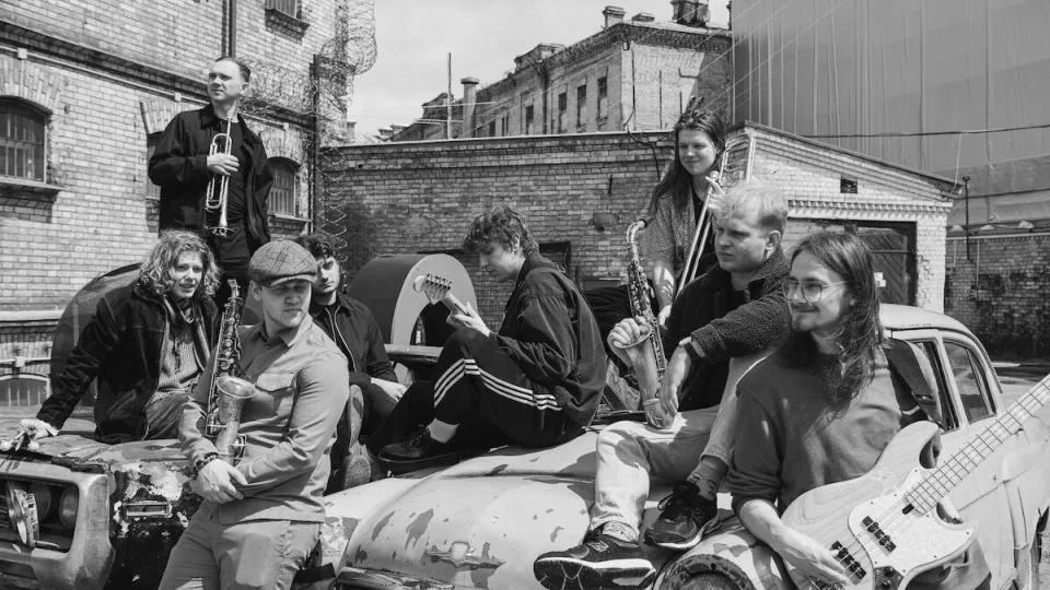 MO lauke sezoną uždarys netradicinis poezijos skaitymų formatas ir pankiškas džiazo šėlsmas