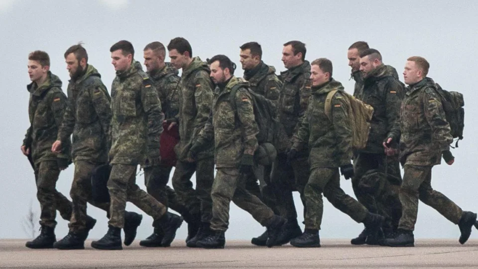 Kritinis vokiečių pulkininko perspėjimas: į Ukrainą reikės siųsti dešimtis tūkstančių taikdarių, signalas NATO