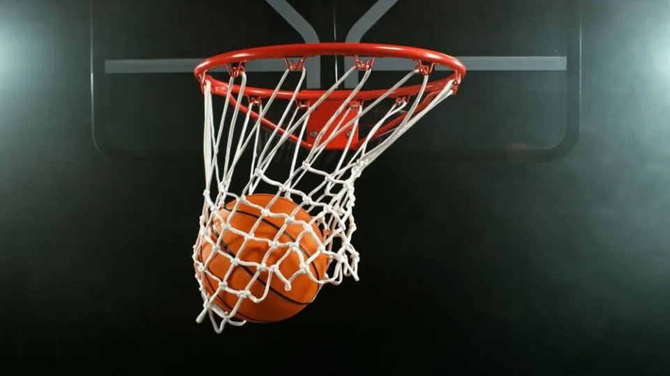 „Rimi“ vyksta „EuroBasket 2025“ lobių medžioklė: pirkėjai kviečiami kamuolius ir laimėti prizus
