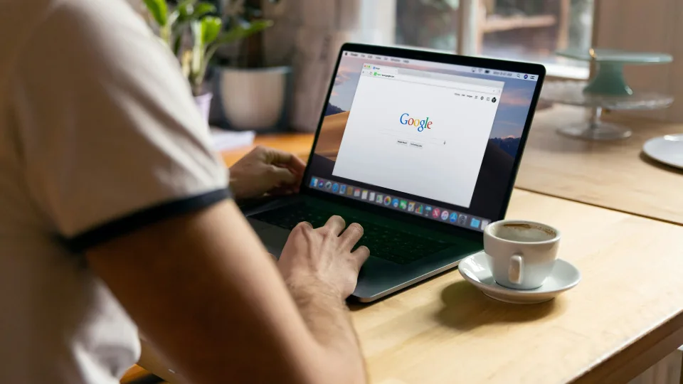 „Google Translate“ sulaukė svarbaus atnaujinimo: dabar jis kalba, klauso ir net moko kaip mokytojas